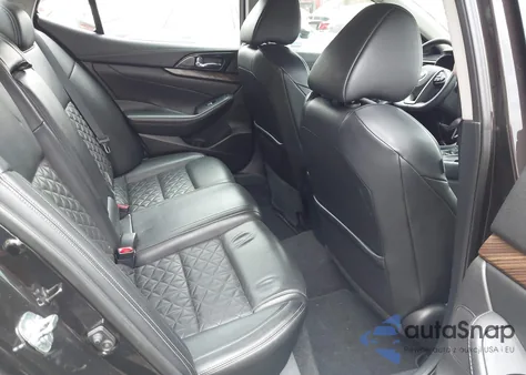 2016 Nissan Maxima 3.5 Platinum z USA, uszkodzony, nr VIN 1N4AA6AP1GC382425